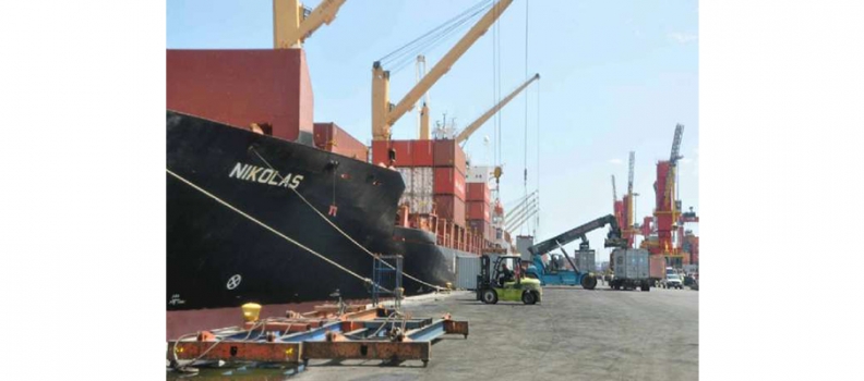 Descargan 130 contenedores de alimentos y medicinas en el terminal portuario de Puerto Cabello