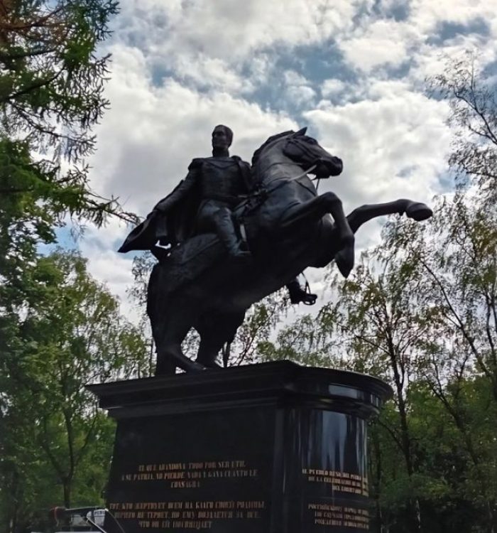 Corpovex recibe condecoración con motivo del traslado de Monumento Ecuestre del Libertador a Rusia