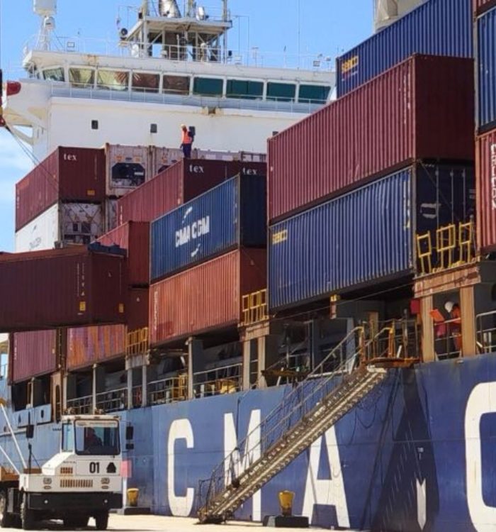 Arriban más de 40 contenedores de alimentos a Puerto El Guamache